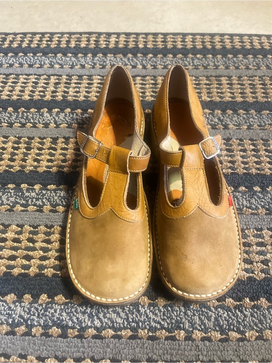 Kickers Shoes - Kickers y2k Tan Mary Jane Leather Shoes
